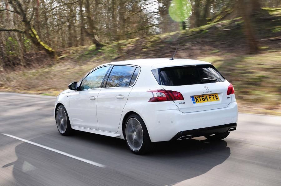  Peugeot 308 GT 2015 года  (UK) (фото 4 из 8)